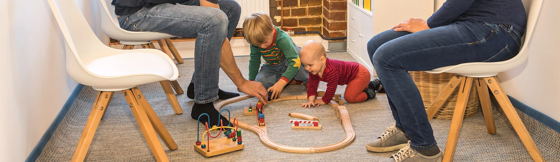 Attraktiver und kinderfreundlicher Wartebereich. So wird das Warten auf die osteopathische Behandlung ein Spaß